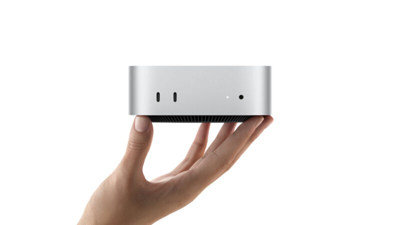 Apple Mac mini M6 실버 본체와 전면 포트